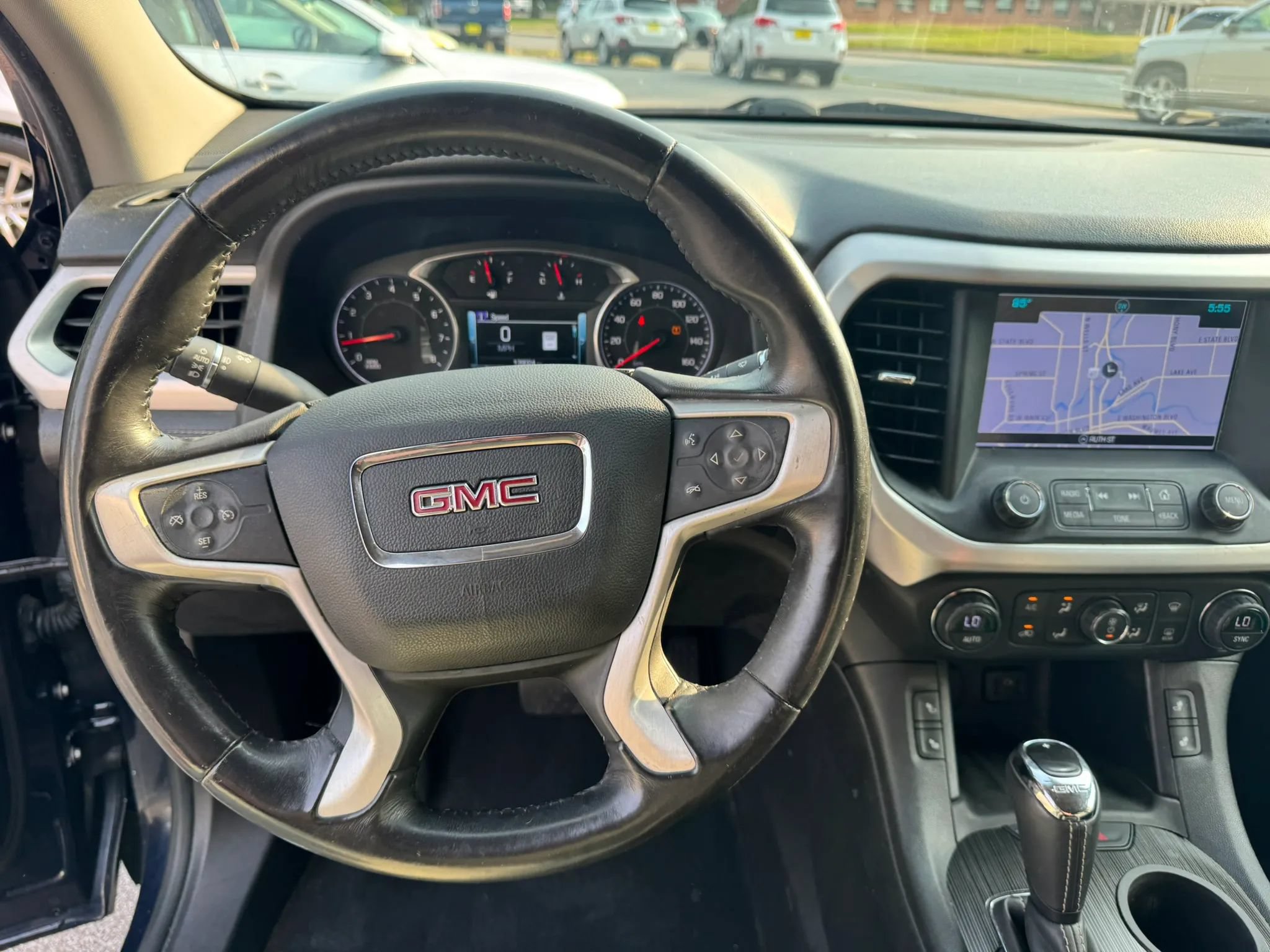 Used 2017 GMC Acadia SLT FWD image 16