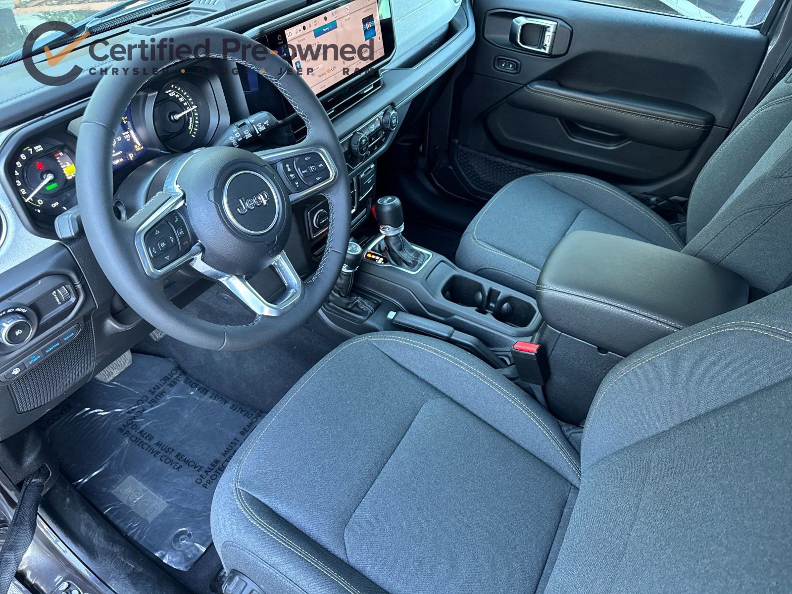 Used 2025 Jeep Wrangler Unlimited Sahara w/ Safety Group image 11