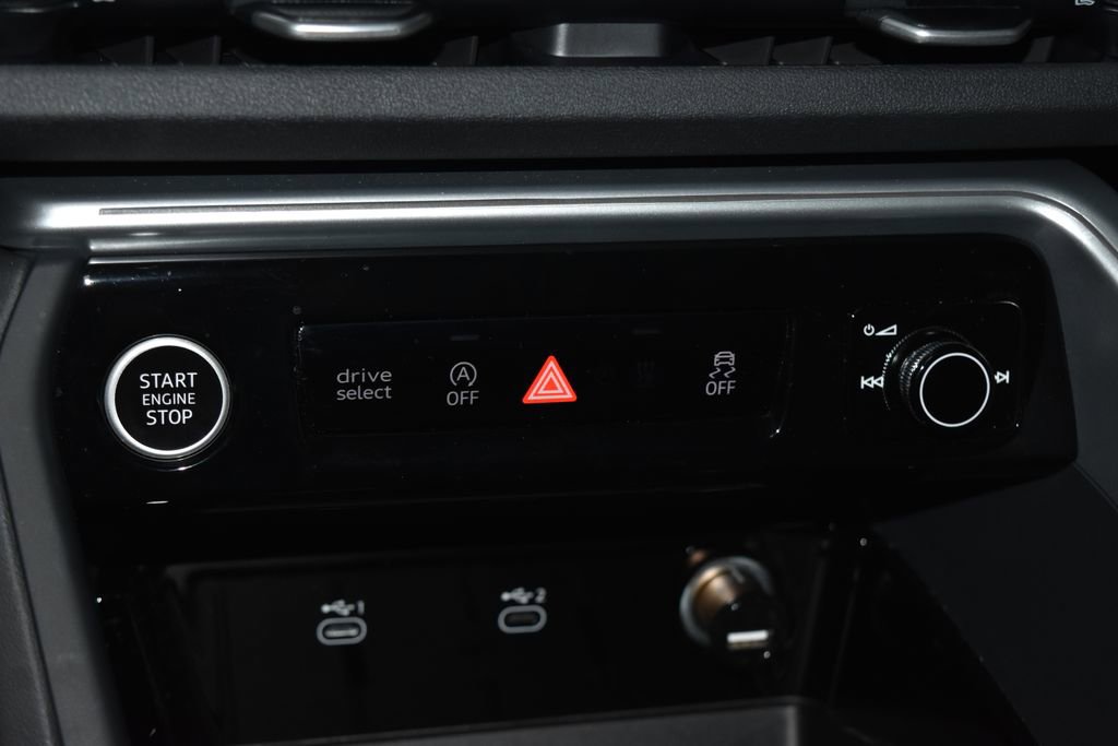 Certified 2025 Audi Q5 Premium w/ Convenience Package image 12