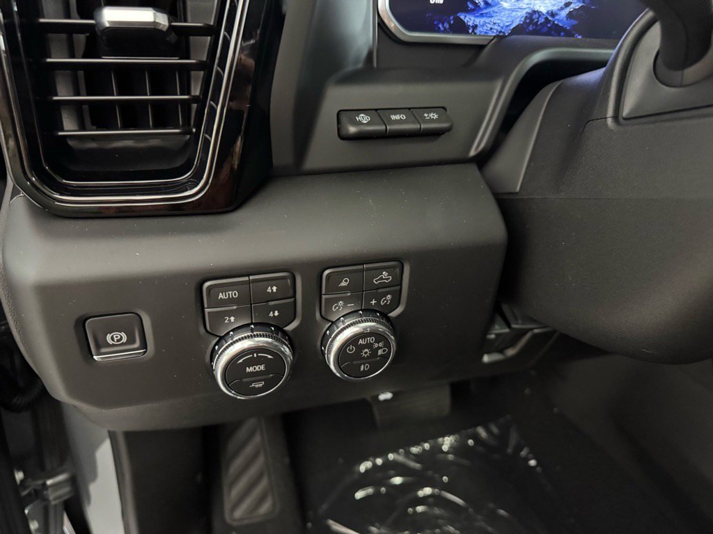 New 2026 GMC Sierra 2500 AT4 w/ AT4 Premium Plus Package image 18