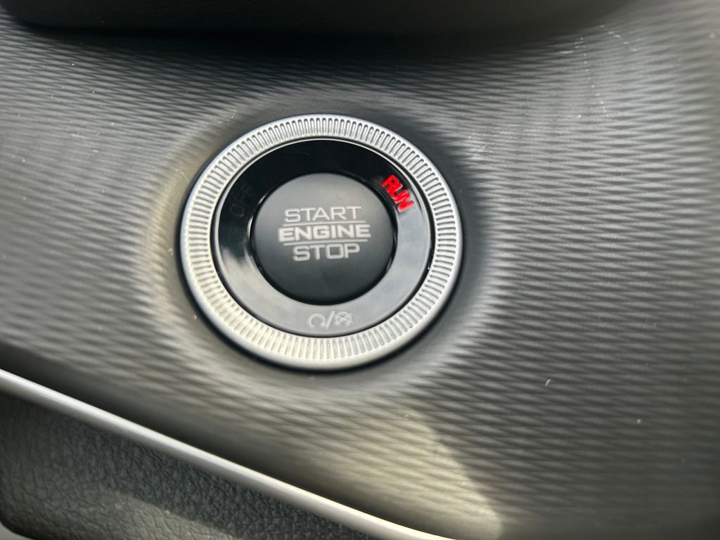 New 2025 Jeep Grand Cherokee L Altitude image 16