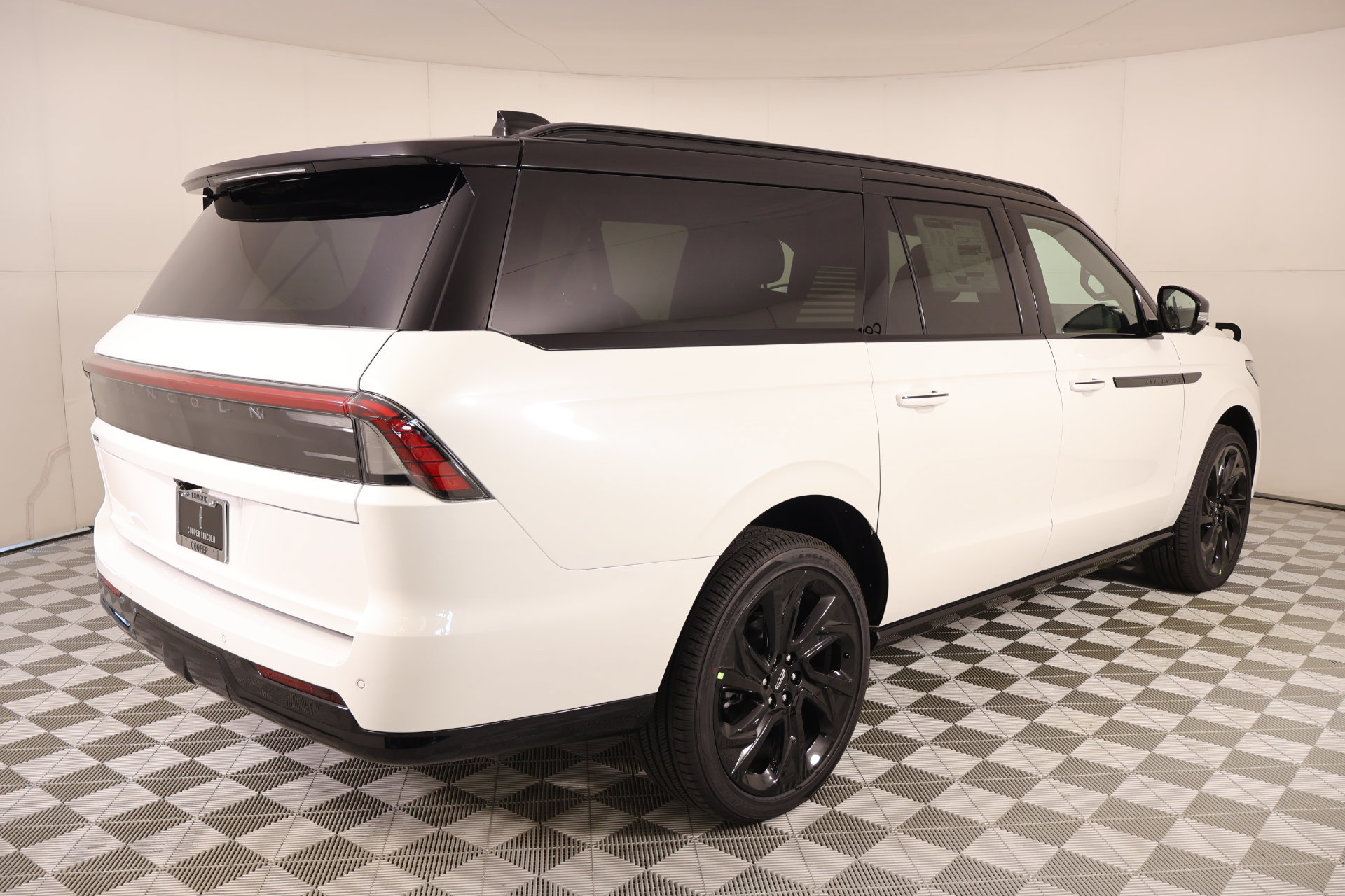 New 2027 Lincoln Navigator L Black Label AWD/4WD image 22