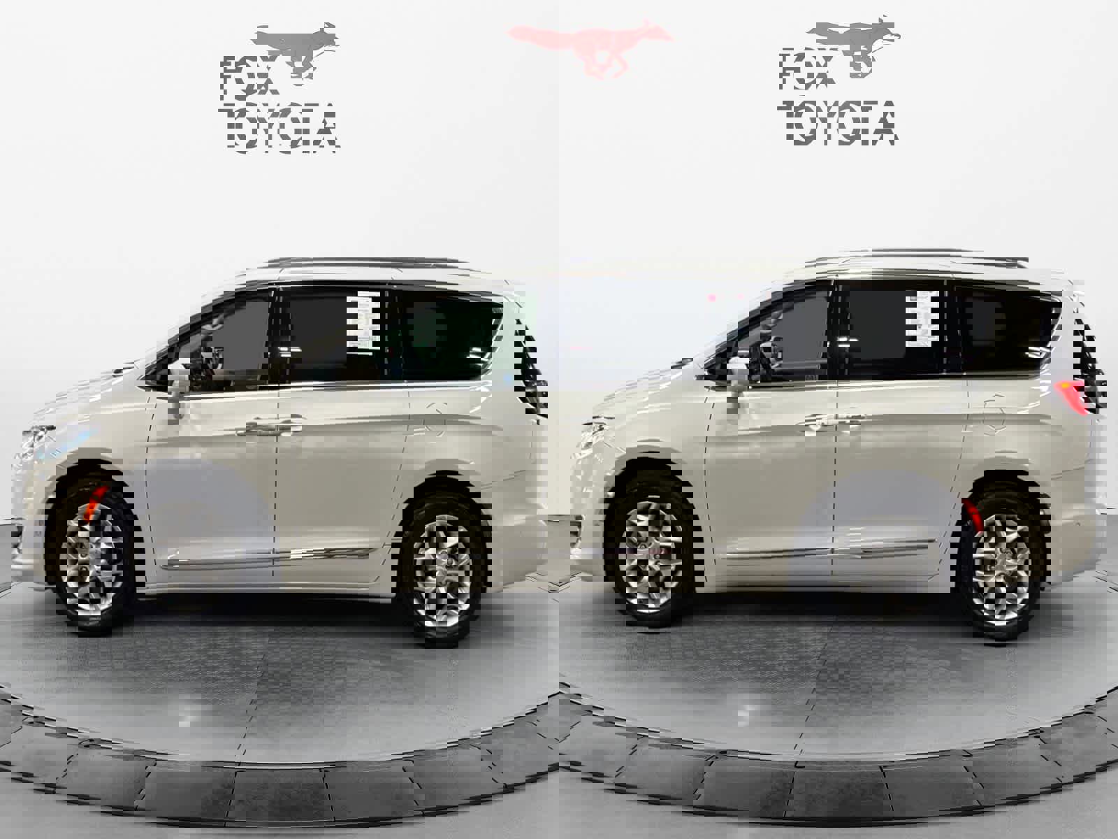 Used 2019 Chrysler Pacifica Touring-L Plus w/ Advanced Safetytec Group image 2