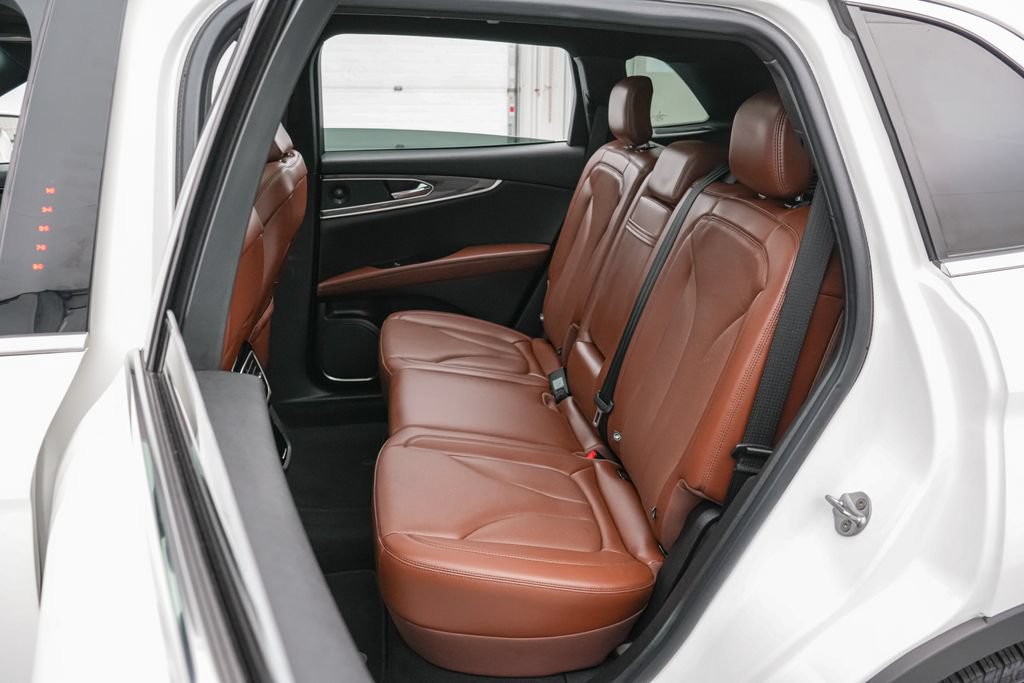Used 2023 Lincoln Nautilus Reserve w/ Equipment Group 201A FWD image 19