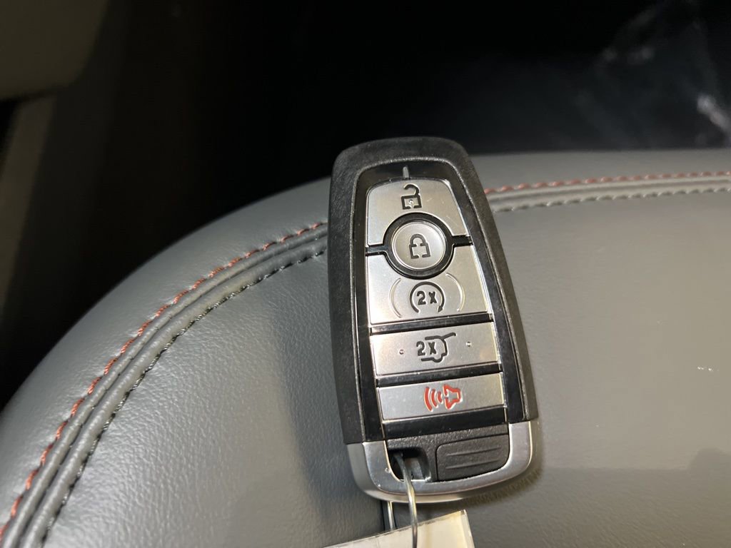 Used 2025 Ford Explorer Active w/ Active Comfort Package image 34