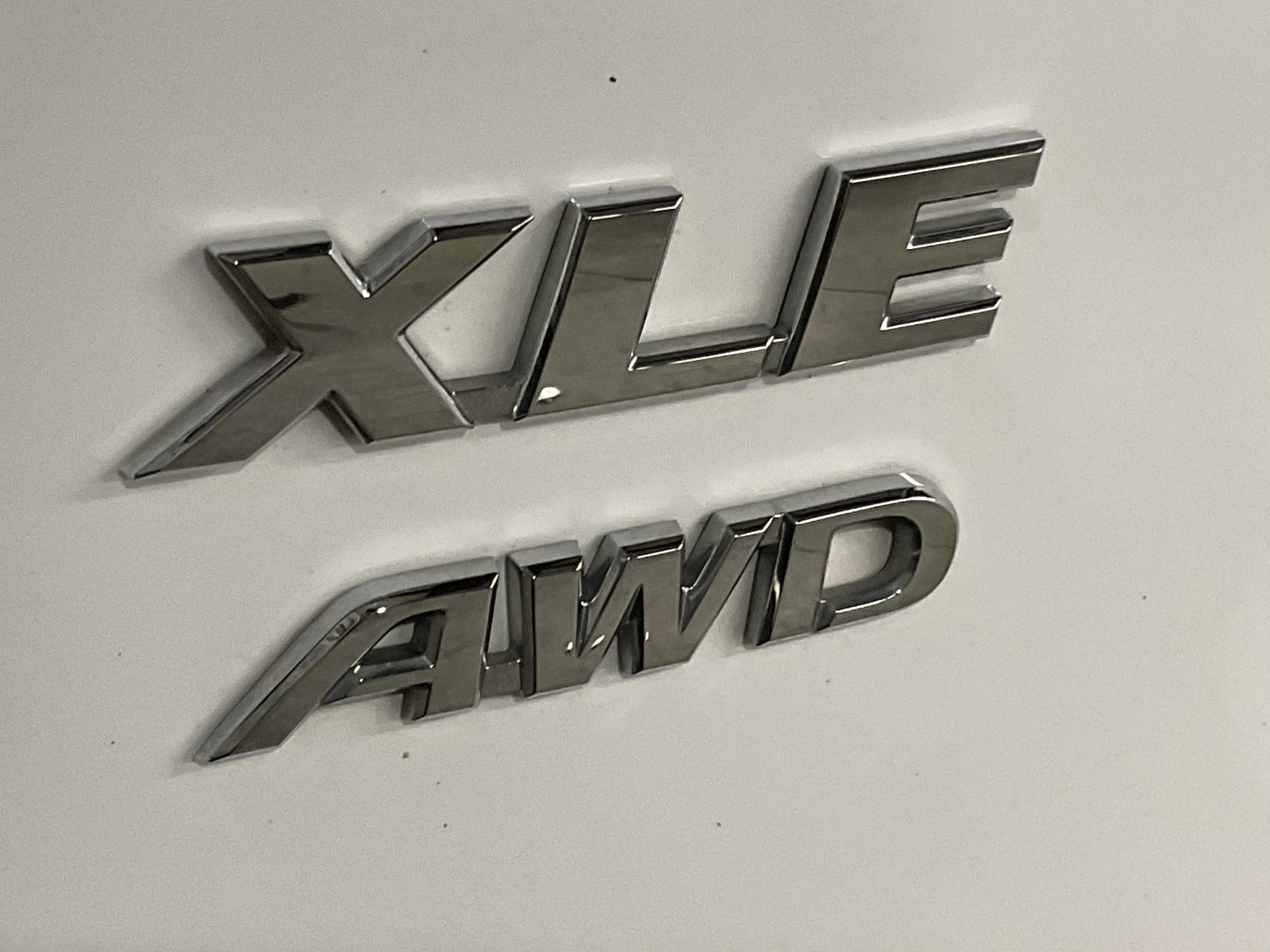 Used 2021 Toyota RAV4 XLE w/ XLE Grade Weather Package AWD/4WD image 8
