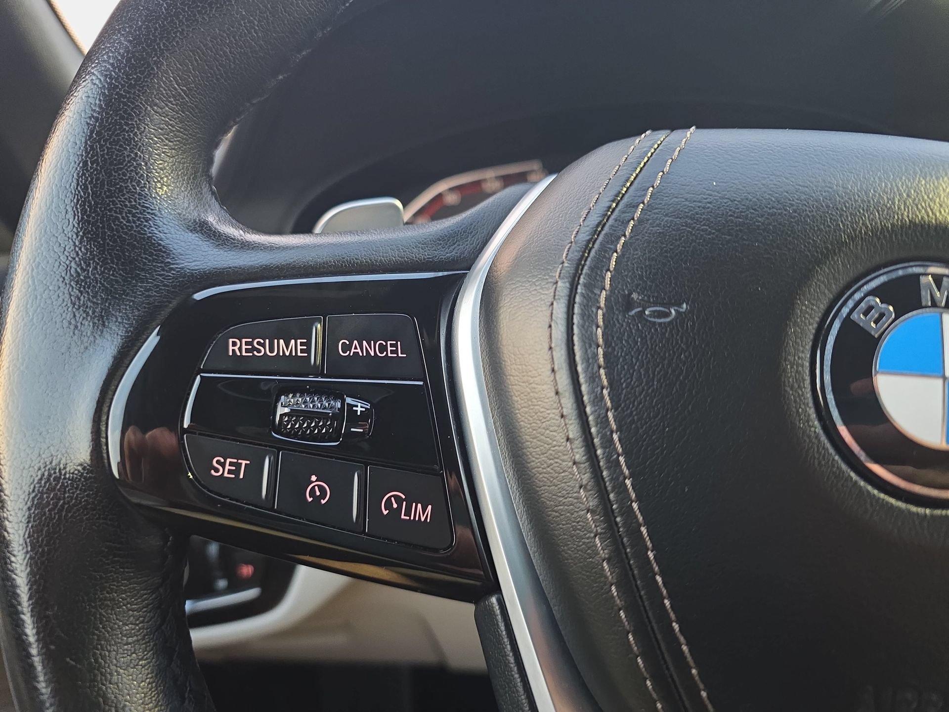 Used 2023 BMW 540i w/ Premium Package RWD image 17
