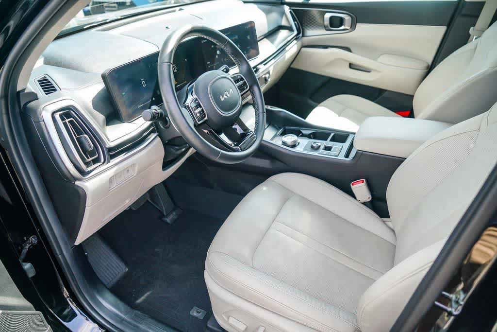 Certified 2025 Kia Sorento EX AWD/4WD image 16