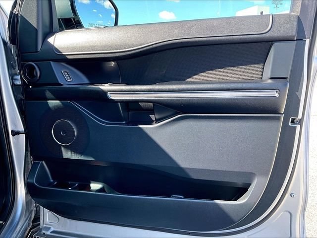 Used 2021 Ford Expedition XLT AWD/4WD image 12