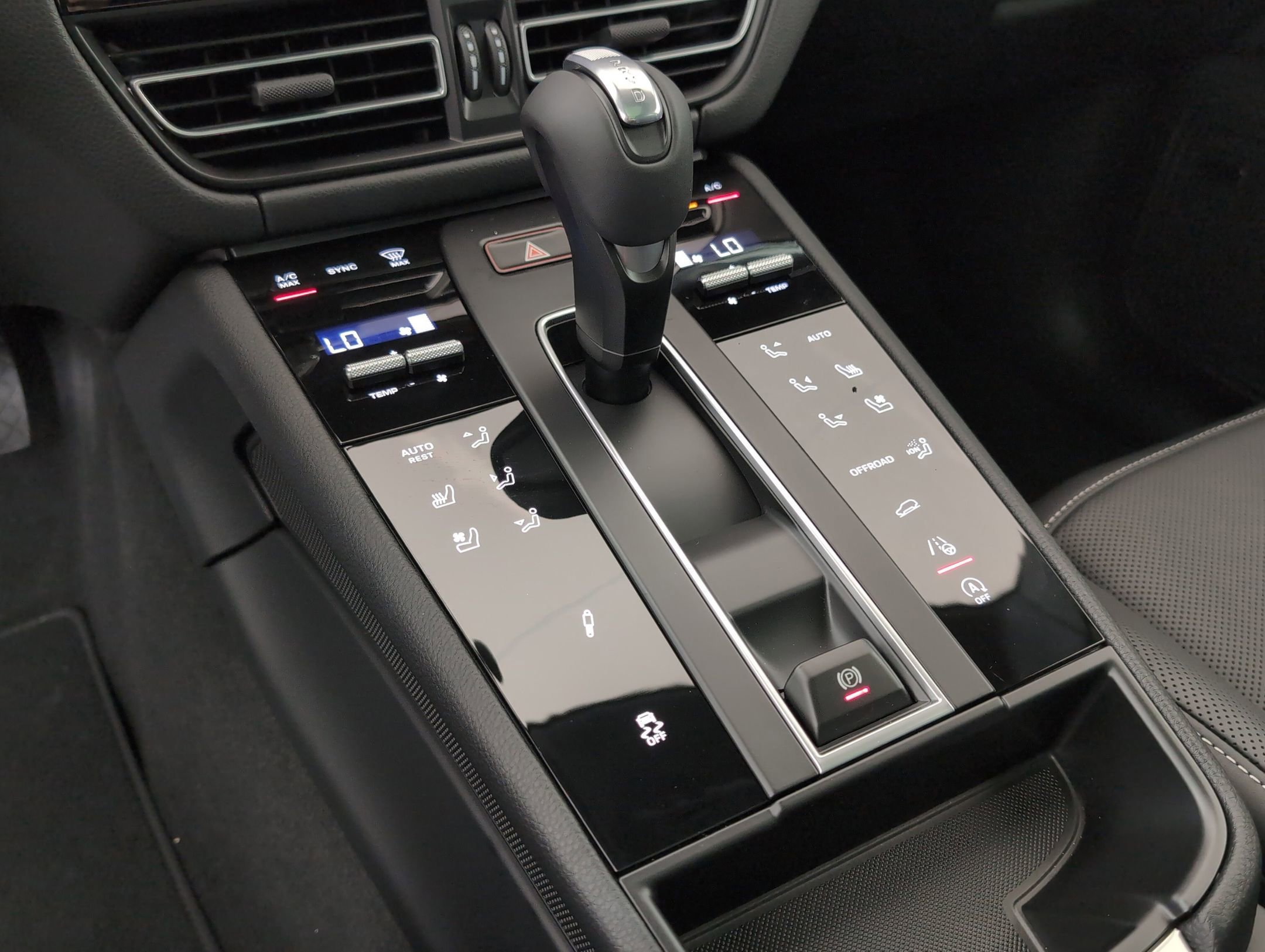 Certified 2025 Porsche Macan image 31