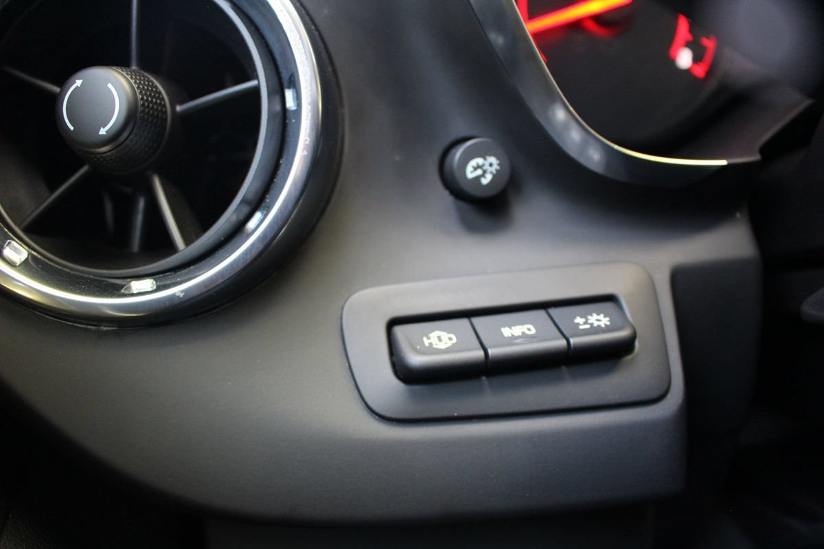 Used 2017 Chevrolet Camaro LT RWD image 26