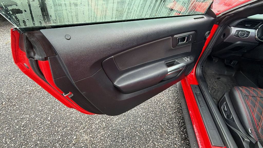 Used 2017 Ford Mustang GT image 11