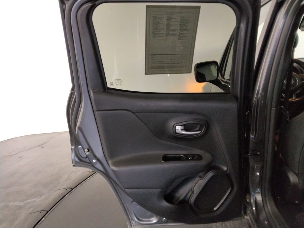 Used 2020 Jeep Renegade Limited w/ Safety and Security Group AWD/4WD image 34
