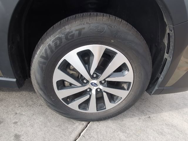 Used 2025 Subaru Outback Premium image 34