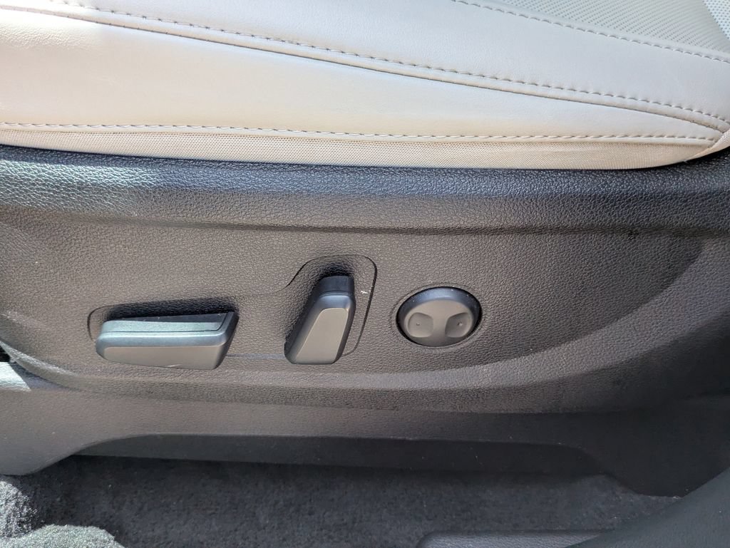 Used 2025 Kia Telluride S FWD image 5