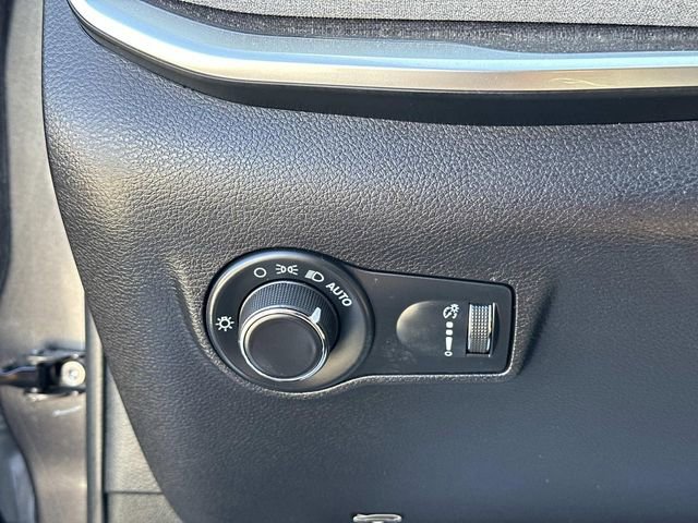 Used 2023 Jeep Compass Sport image 24