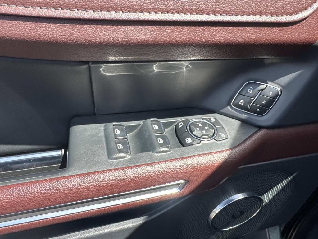 Used 2024 Ford Expedition Limited RWD image 22