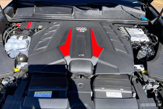 Certified 2025 Audi RS Q8 performance image 10
