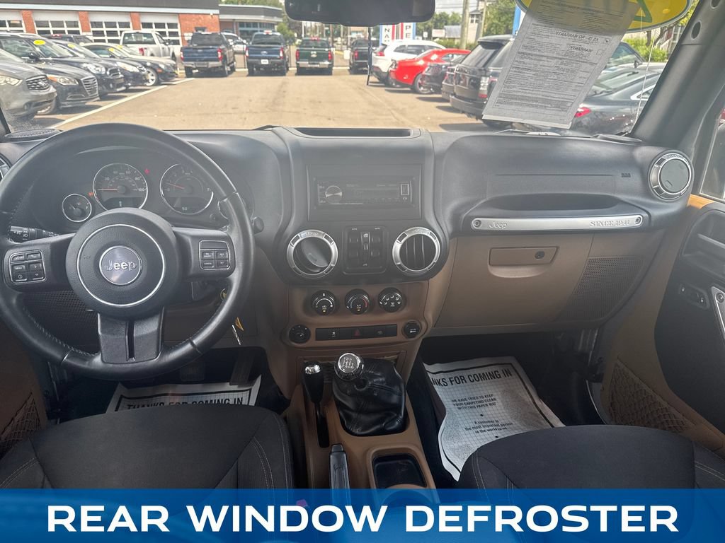 Used 2017 Jeep Wrangler Unlimited Rubicon w/ Connectivity Group AWD/4WD image 12