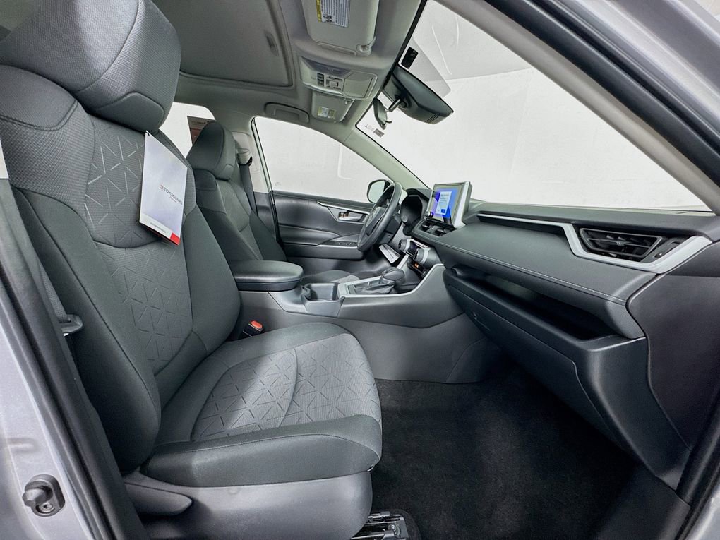New 2025 Toyota RAV4 XLE image 27