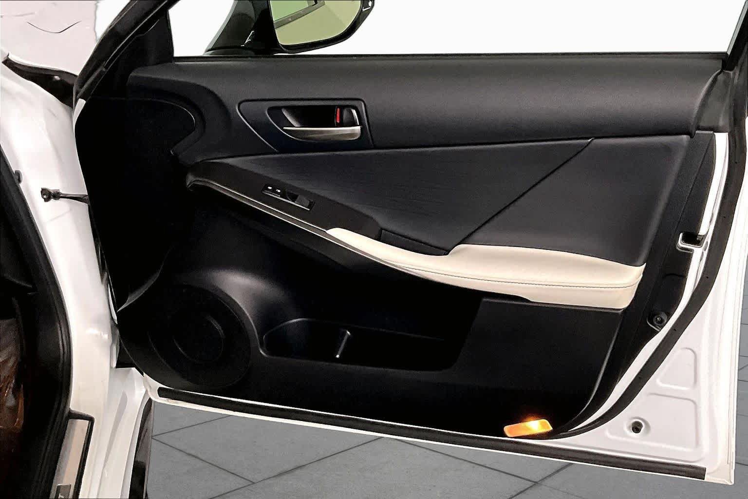 Used 2025 Lexus IS 350 F Sport AWD/4WD image 23