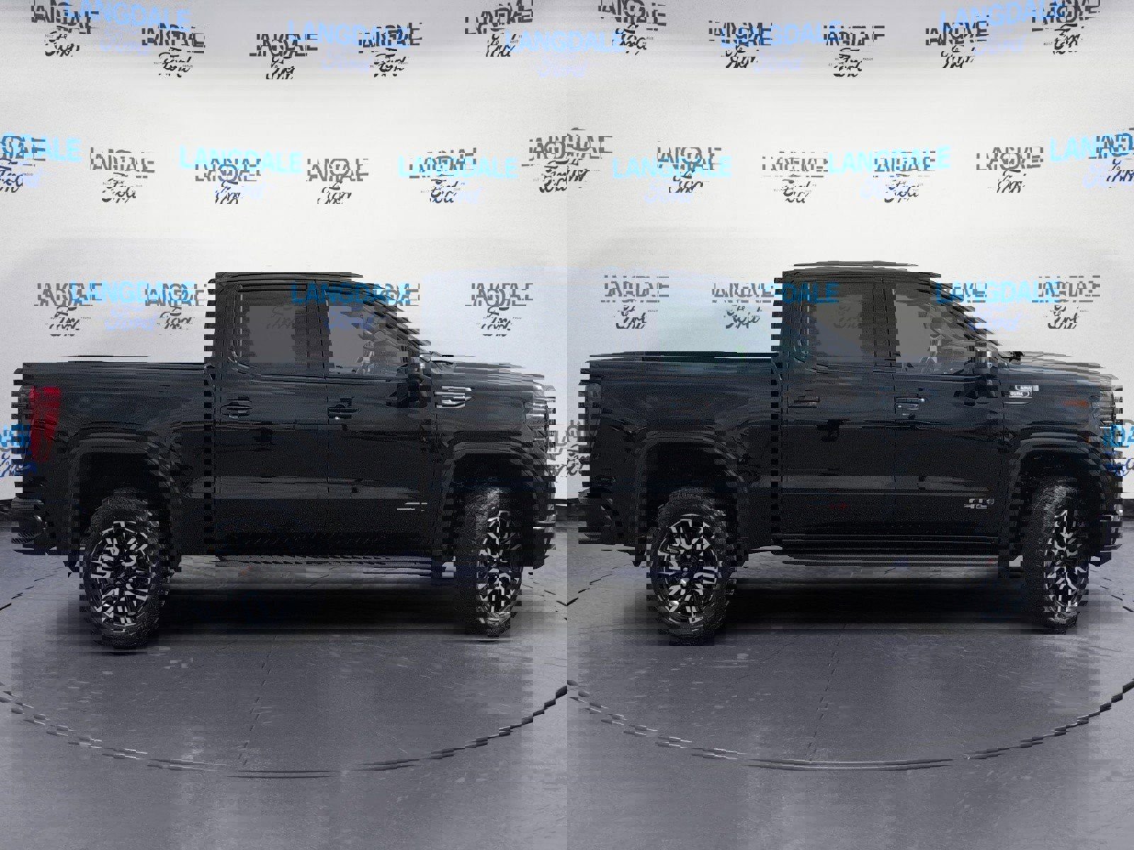 Used 2025 GMC Sierra 1500 AT4 w/ AT4 Premium Package image 3