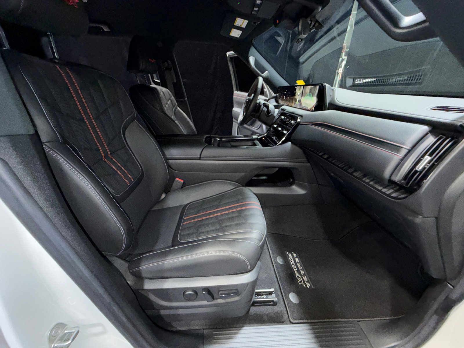 Certified 2025 Nissan Armada PRO-4X image 19