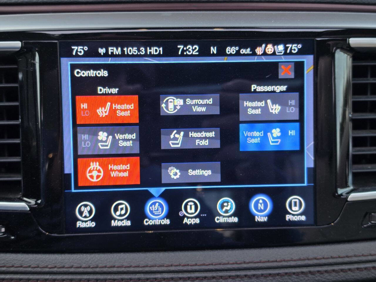 Used 2017 Chrysler Pacifica Limited w/ UConnect Theater Package FWD image 27