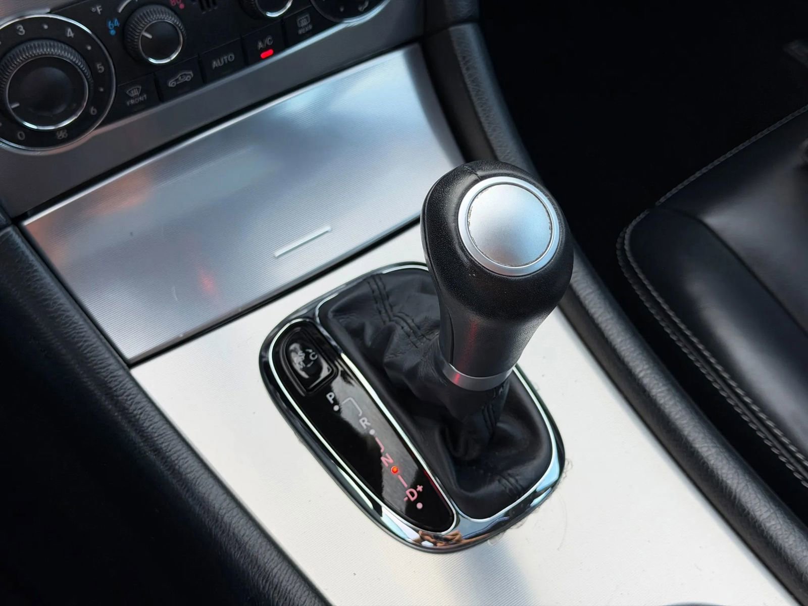 Used 2006 Mercedes-Benz C 55 AMG Sedan w/ Premium Pkg image 40