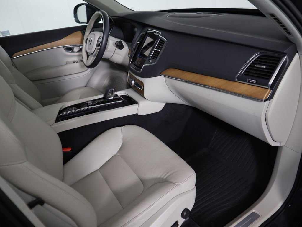 Used 2022 Volvo XC90 T8 Inscription Expression image 18