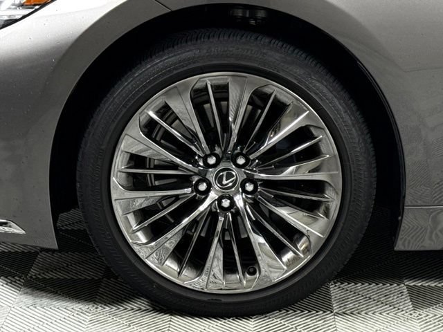 Used 2023 Lexus LS 500 w/ Interior Upgrade Package RWD image 14
