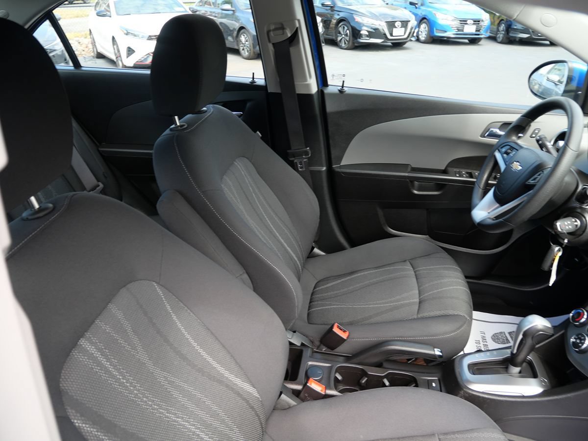 Used 2018 Chevrolet Sonic LT FWD image 28