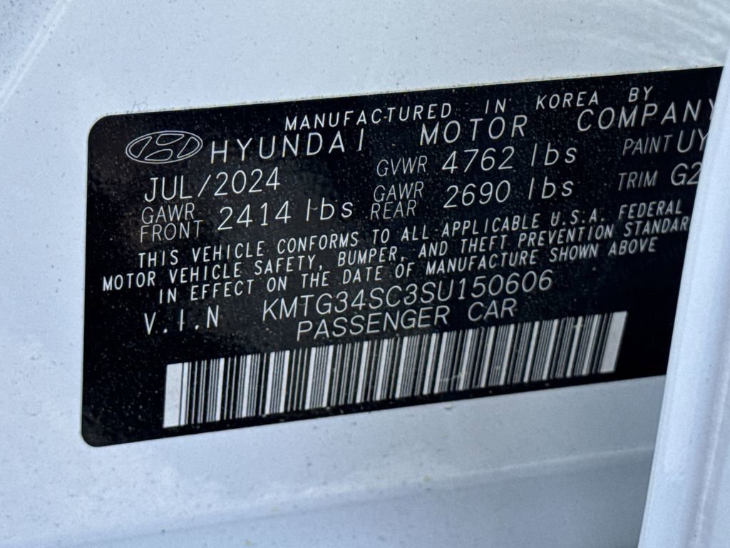 New 2025 Genesis G70 2.5T image 32