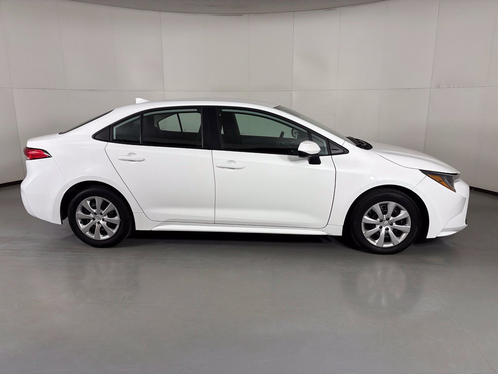 Used 2025 Toyota Corolla LE FWD image 9