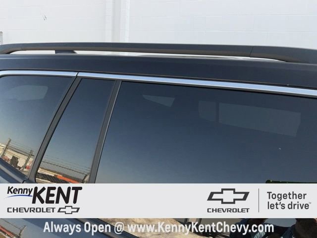 Used 2025 GMC Acadia Elevation image 12