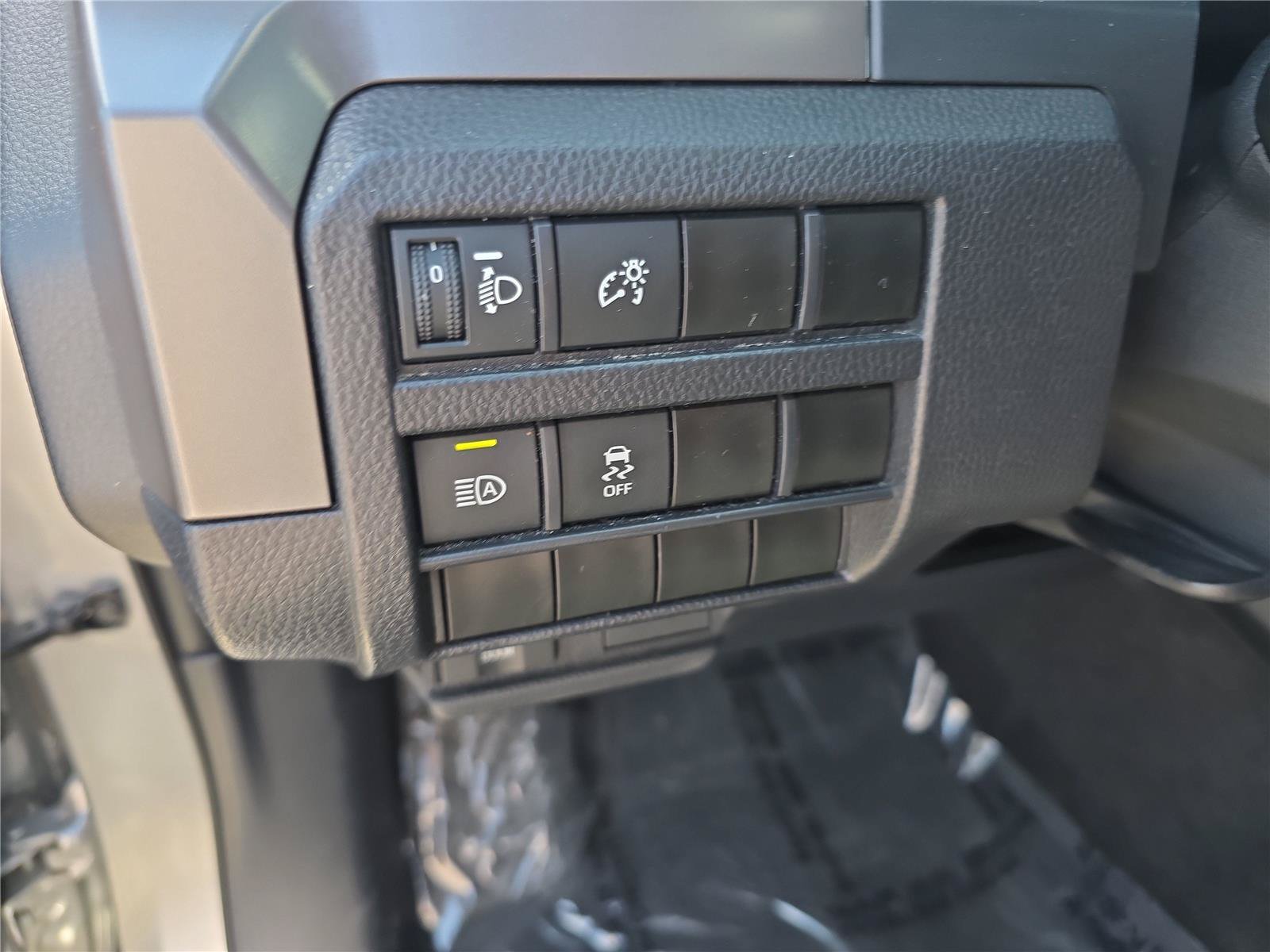 Used 2024 Toyota Tacoma TRD Off-Road AWD/4WD image 29