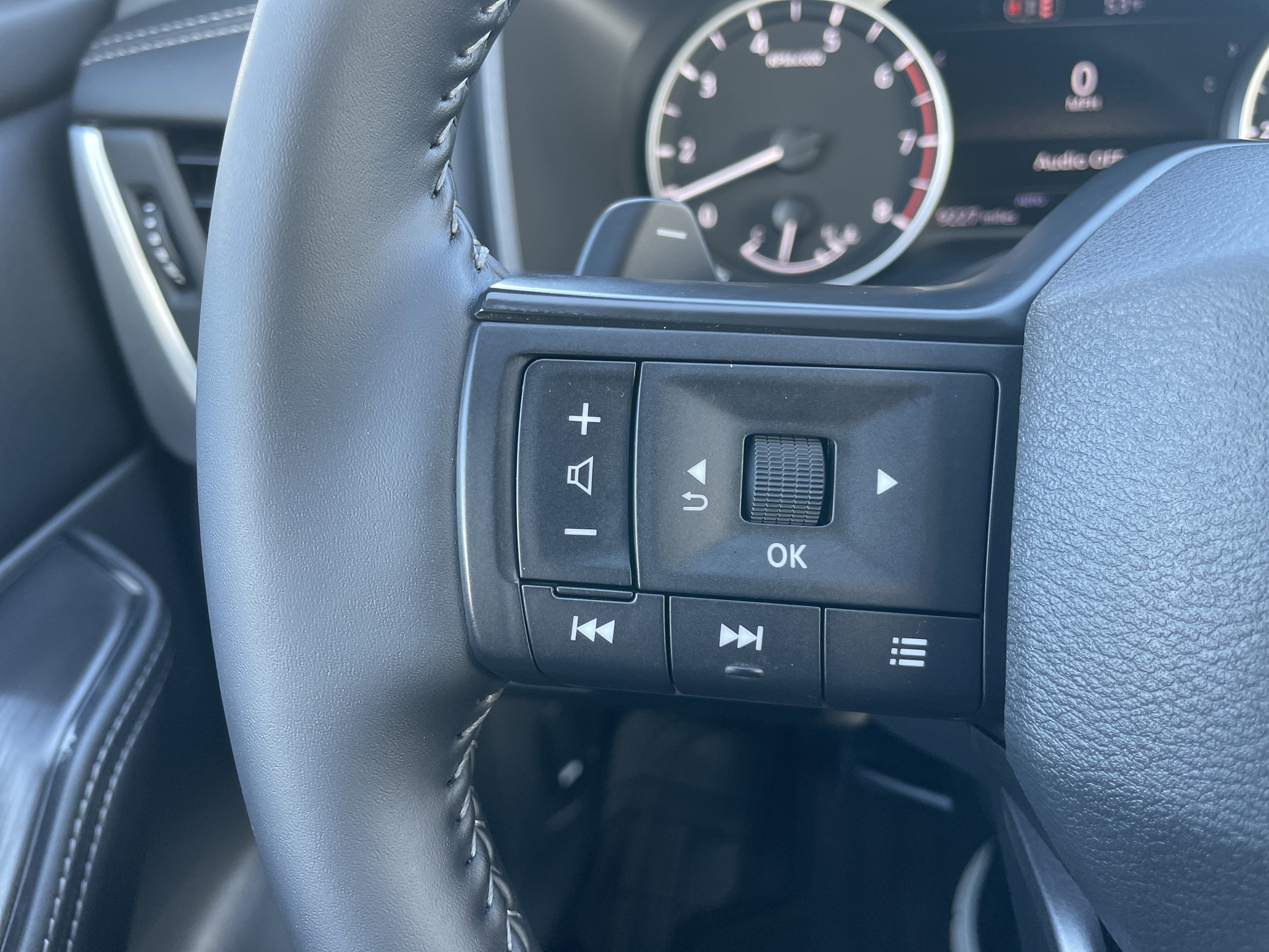 Used 2026 Nissan Rogue SV image 41