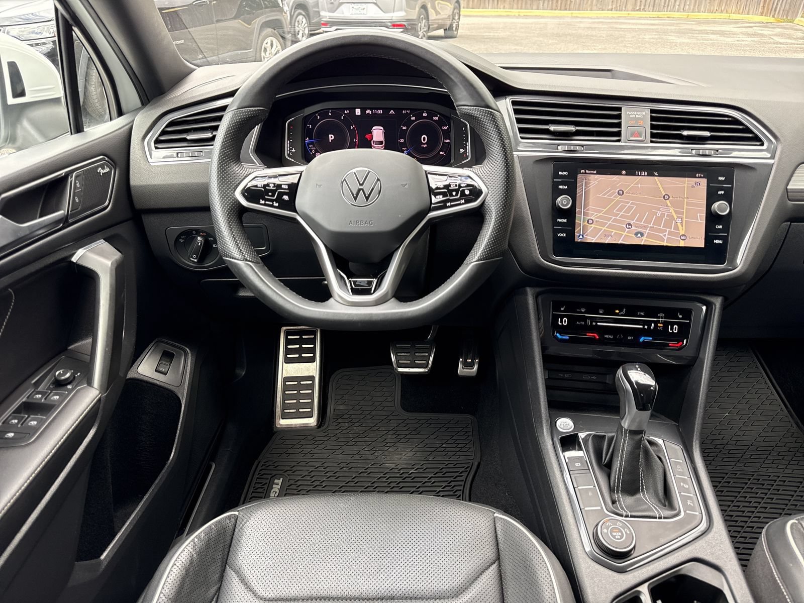 Used 2022 Volkswagen Tiguan SEL R-Line AWD/4WD image 12