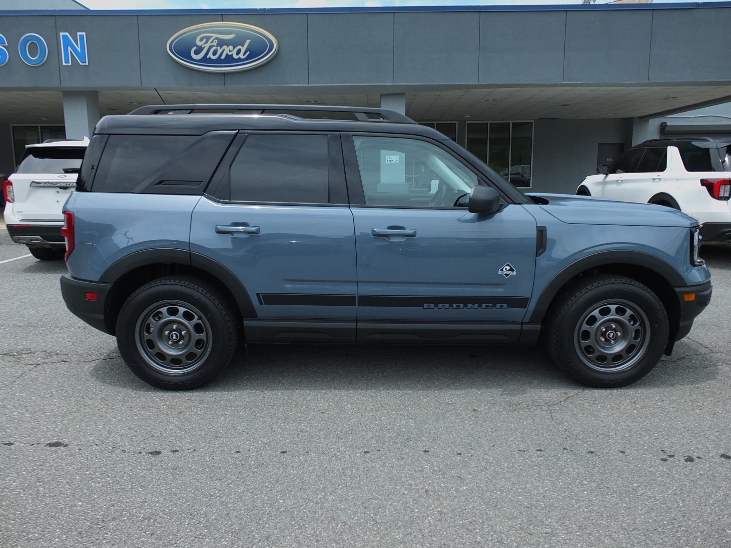 Used 2024 Ford Bronco Sport Outer Banks AWD/4WD image 2