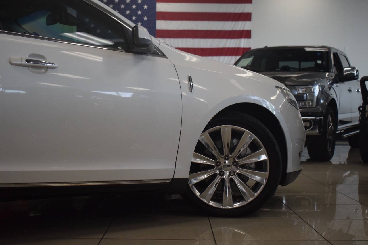 Used 2013 Lincoln MKS AWD image 32