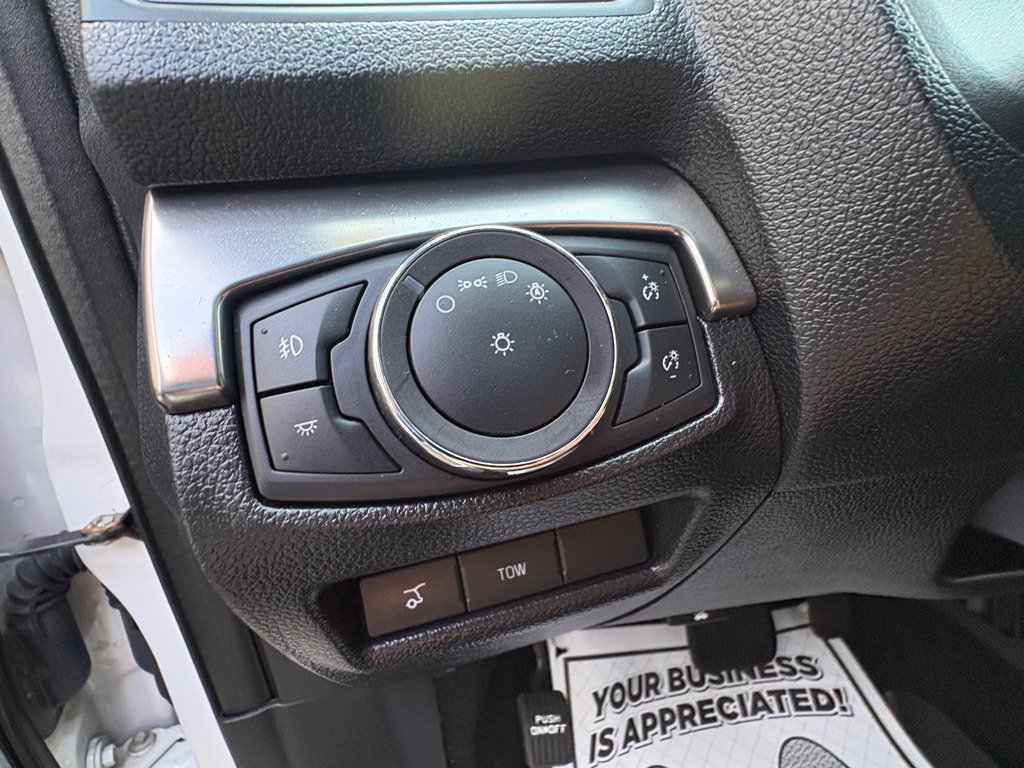 Used 2019 Ford Explorer XLT w/ Equipment Group 202A AWD/4WD image 11