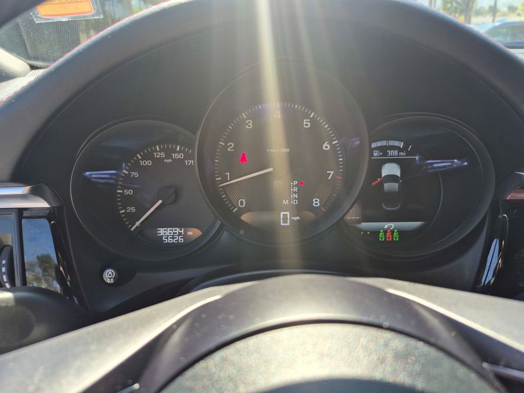 Used 2023 Porsche Macan image 13