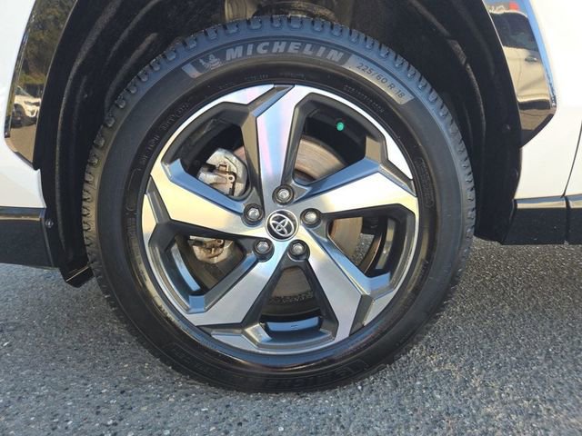 Used 2021 Toyota RAV4 SE w/ Weather & Moonroof Package AWD/4WD image 27