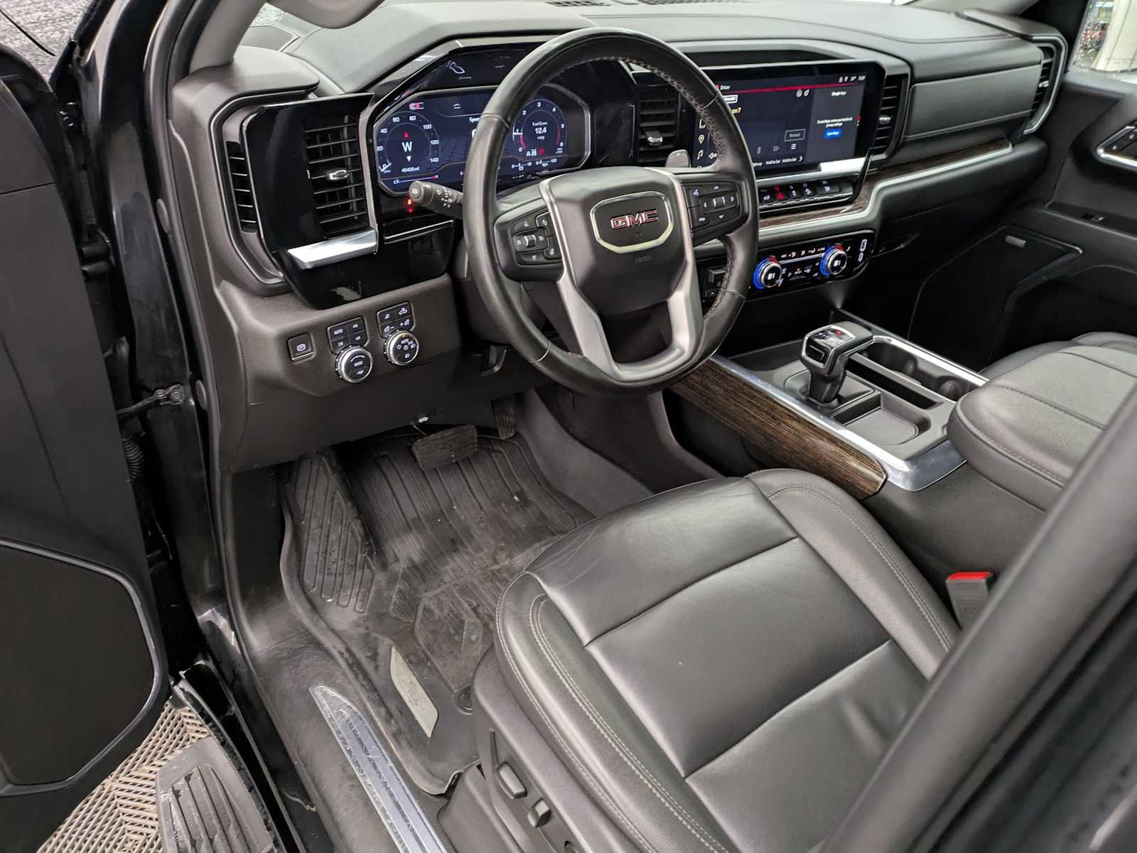 Used 2024 GMC Sierra 1500 Elevation w/ Elevation Premium Package AWD/4WD image 2