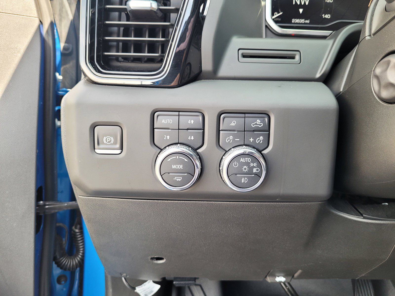 Used 2023 GMC Sierra 1500 AT4 AWD/4WD image 24