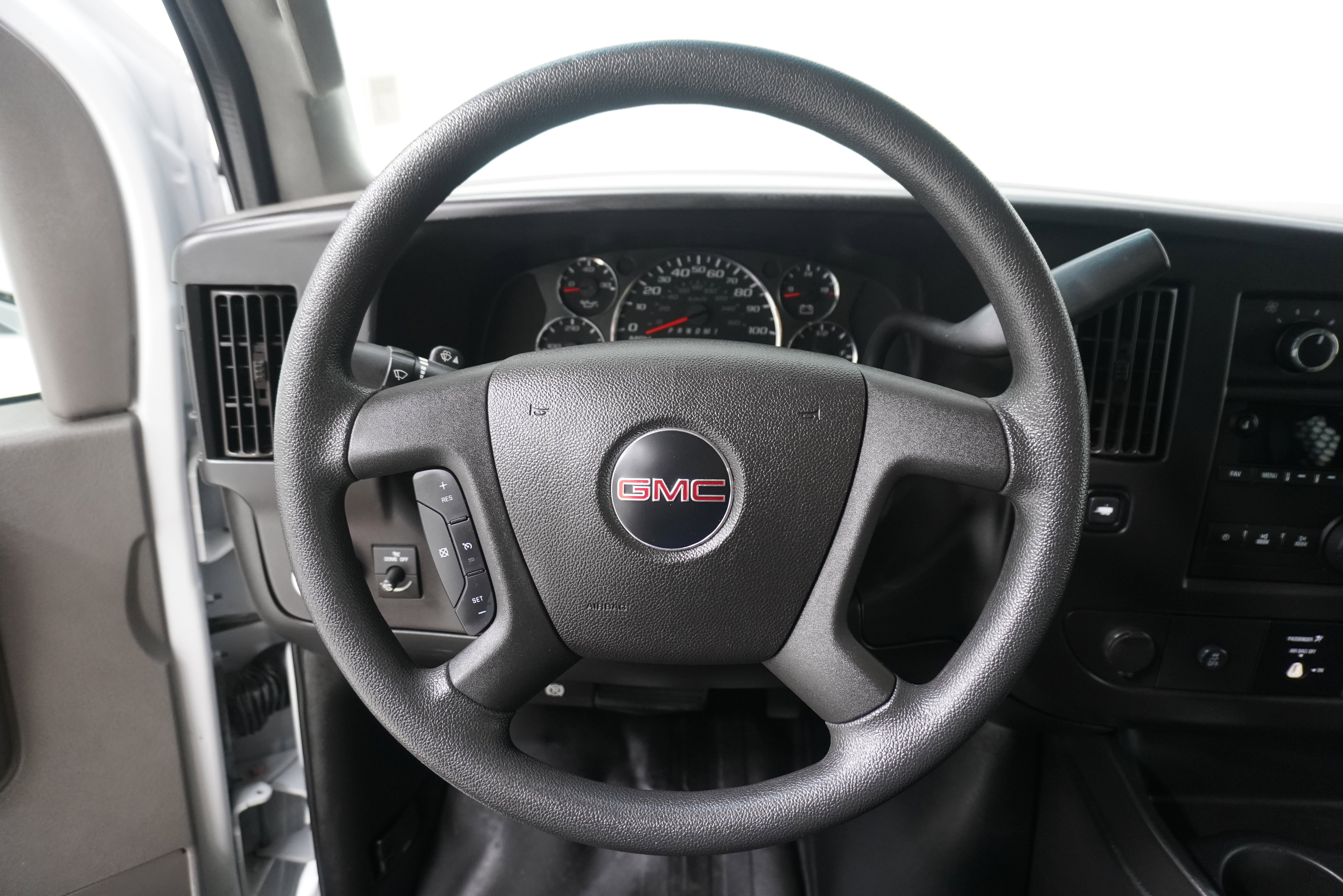 Used 2017 GMC Savana 2500 image 11