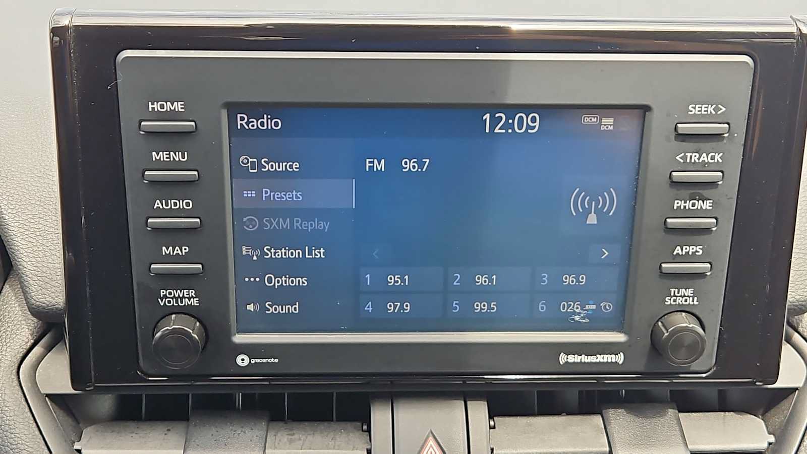 Used 2022 Toyota RAV4 LE AWD/4WD image 12