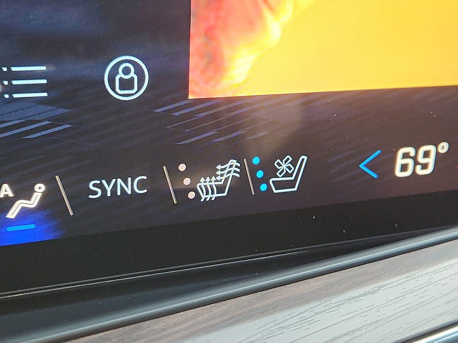 Used 2025 Chevrolet Suburban Premier image 28