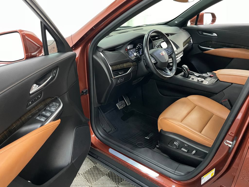 Certified 2019 Cadillac XT4 Premium Luxury AWD/4WD image 28