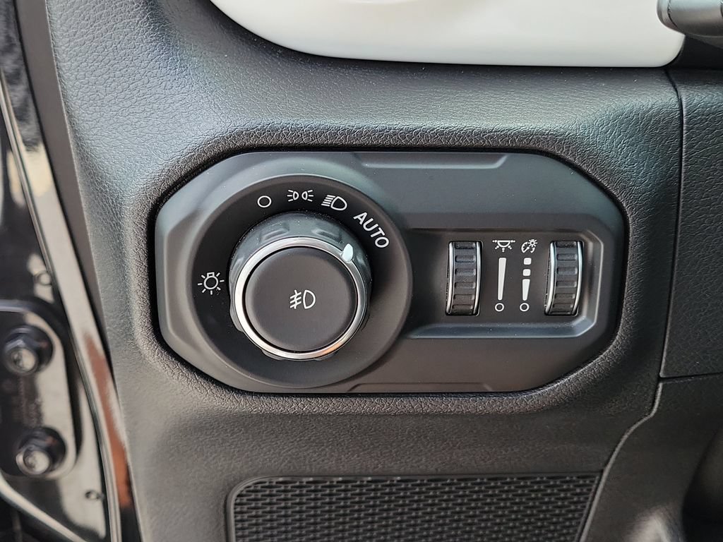 Used 2021 Jeep Wrangler Sport AWD/4WD image 39